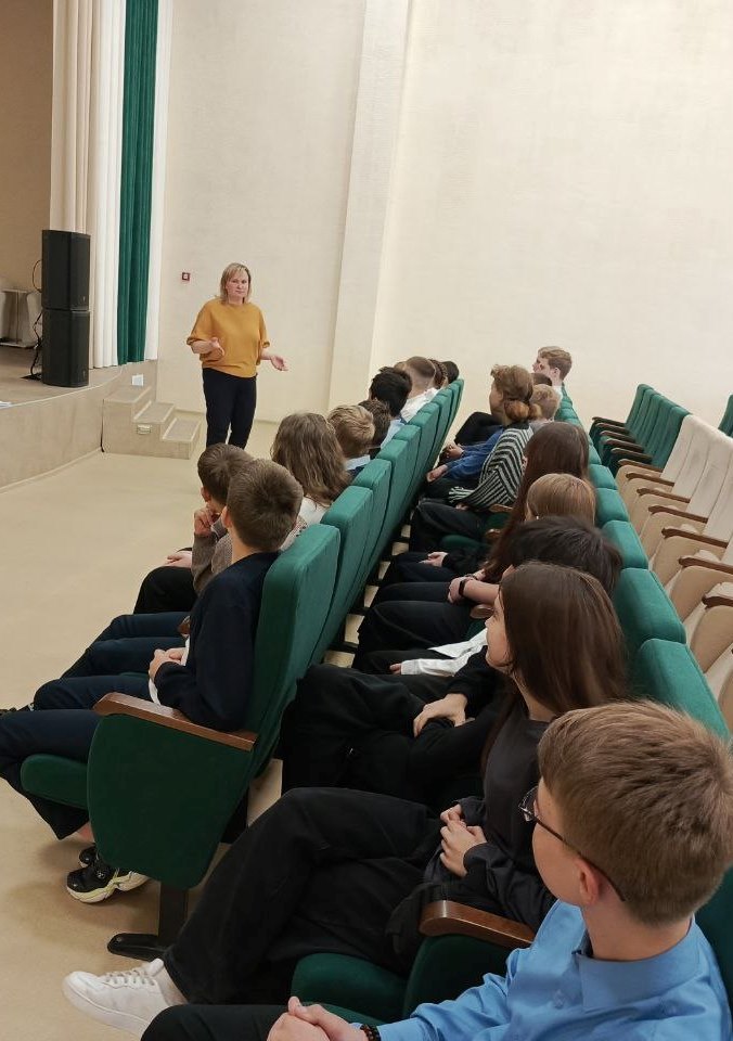 Беседы по профилактике с учащимися школы.